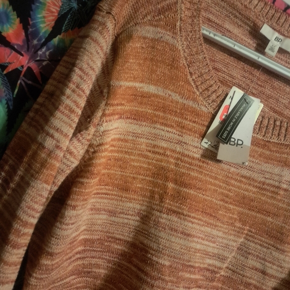 Cute top - Picture 3 of 13